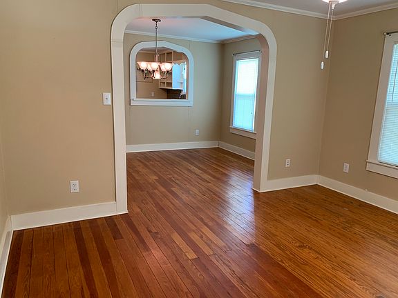 Living room/dining room