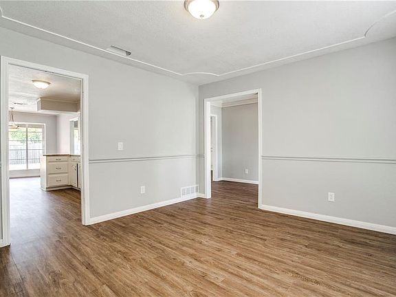 4th image of 903 Curtis Dr
