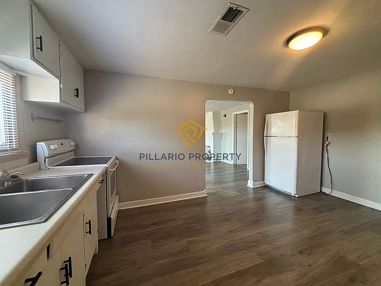 3021 Delaware St — Photo 3