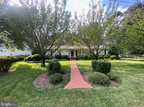 12805 Bay Dr, Lusby, MD 20657