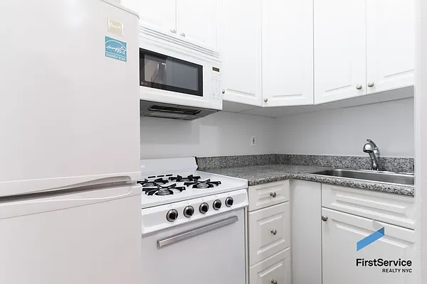 Rented by FirstService Realty (legacy) | media 22