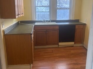 818 Alhambra Rd, Cleveland, OH 44110