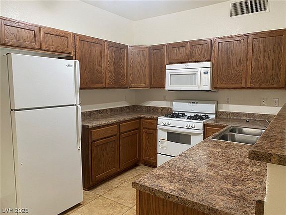 3rd image of 2110 Los Feliz St Unit 1058