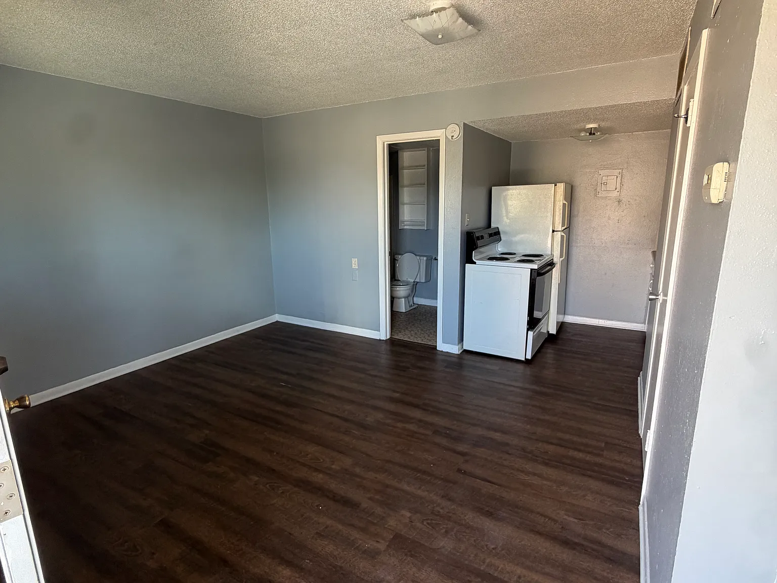 Studio, $725 — Photo 2