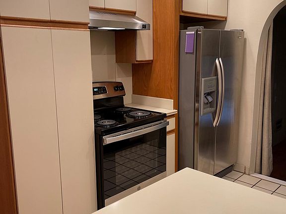 5th image of 2615 Castlewood Dr