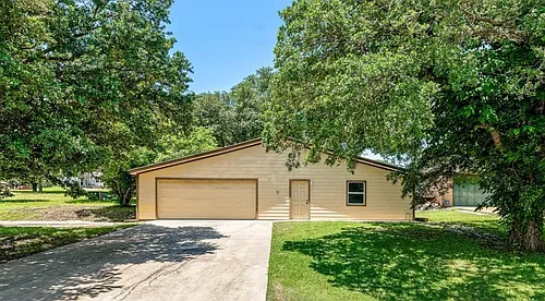 121 W Lakeview Dr Photo 1