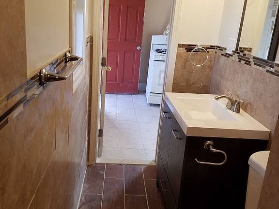 3rd image of 11 Langdon St #11011048
