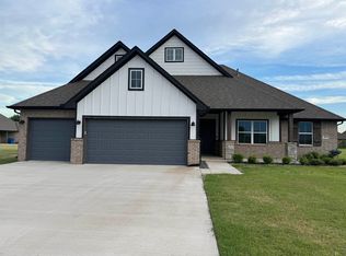 4937 Deerfield Ave, Enid, OK 73703