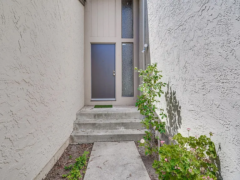 6651 Bunker Hill Ct — Photo 35