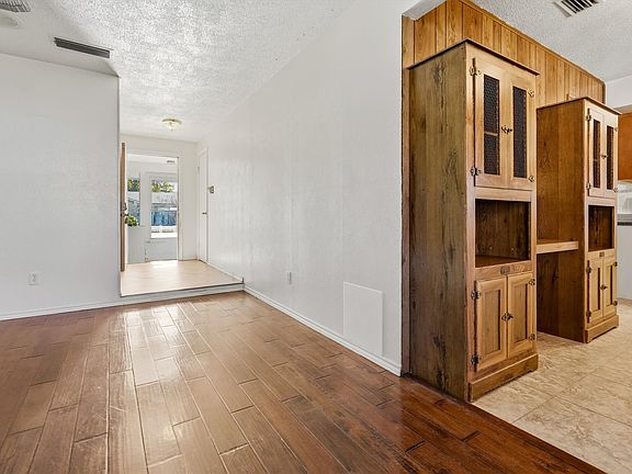 3rd image of 1817 Indian School Rd