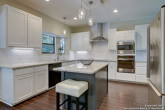 1st image of 25675 Green River Dr