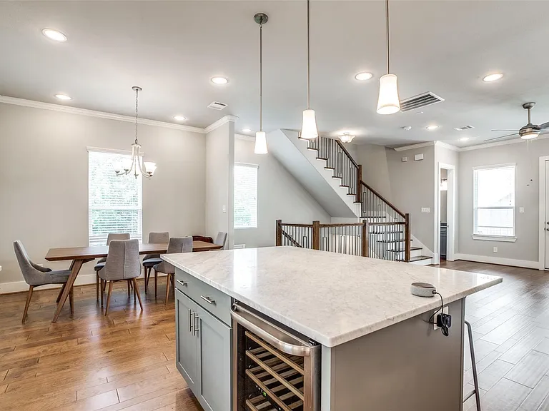 412 W 28th St #B — Photo 17