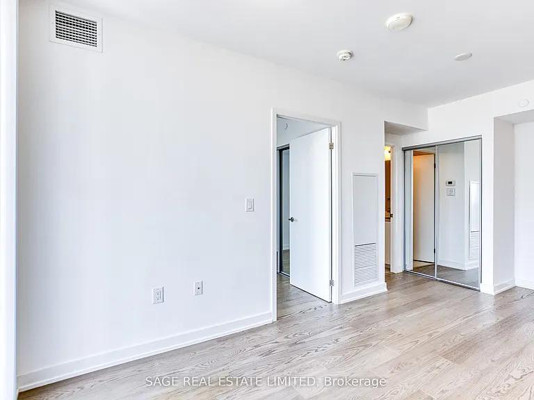 11 Wellesley St W #2613 — Photo 10