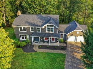 313 Woodmont Dr, Cranberry Township, PA 16066
