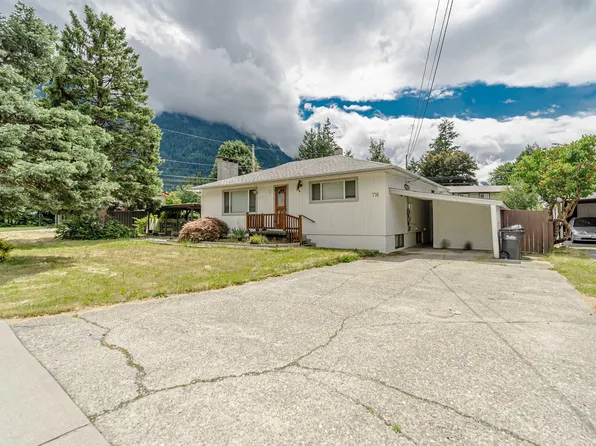776 7th Ave, Hope, BC V0X 1L4