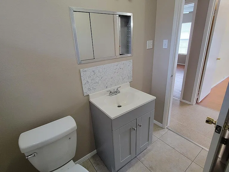 4617 Mildred Dr — Photo 8