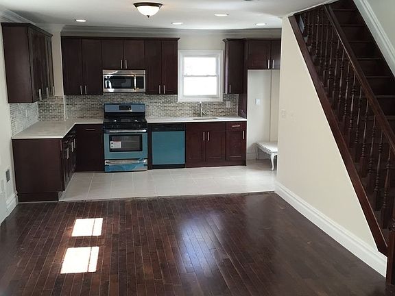 3rd image of 11733 142nd St
