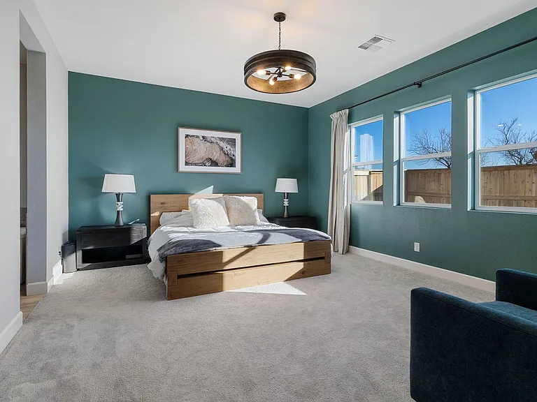 1561 Evangeline Dr — Photo 14
