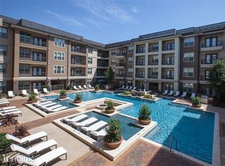 1415 Villars St, Dallas, TX 75204