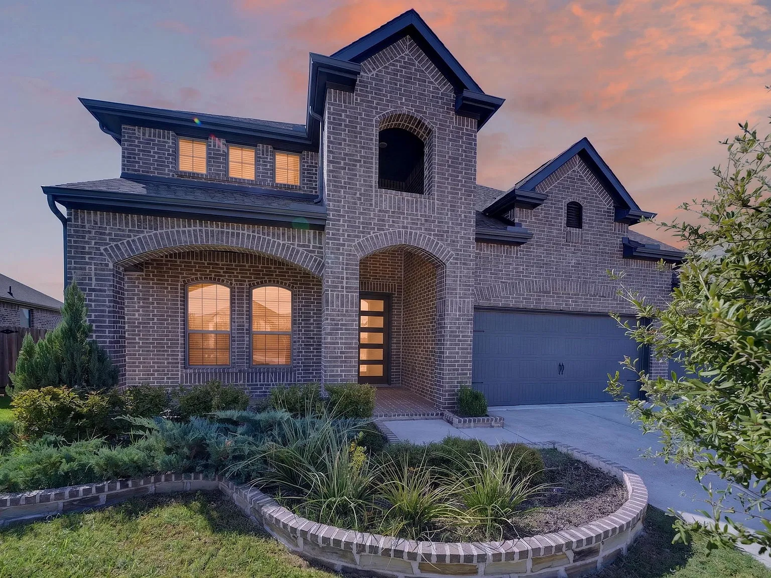 4 bed, 3.5 bath, 2942 sqft, $3,150 — Photo 2