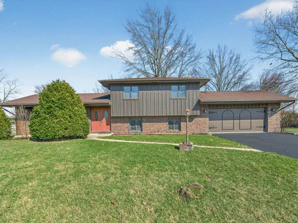 185 N Dewey St, Coal City, IL 60416