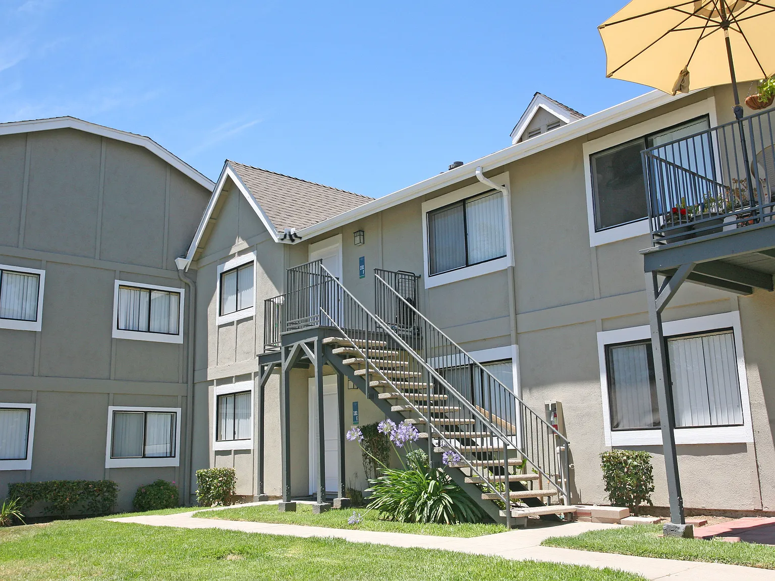 Lakehouse Apartments — Photo 4
