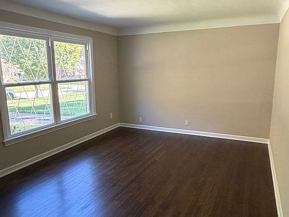 5th image of 4592 Emerson Rd