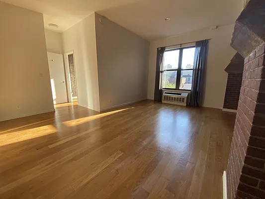 Rented by MySpaceNYC | media 49