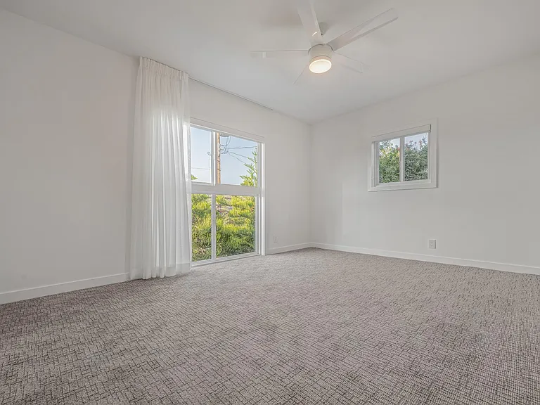 305 Strand St #B — Photo 14