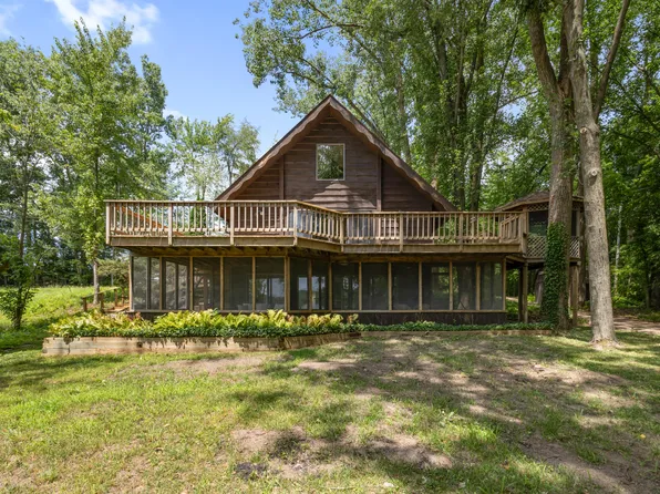 152 32nd St, Allegan, MI 49010
