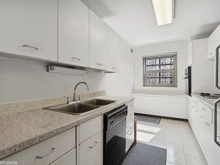 535 N Michigan Ave #1308 — Photo 6