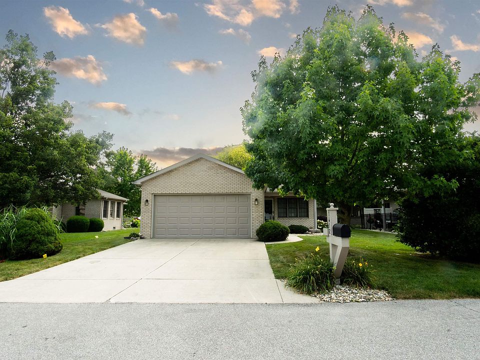 1st image of 1412 Hutchins Dr