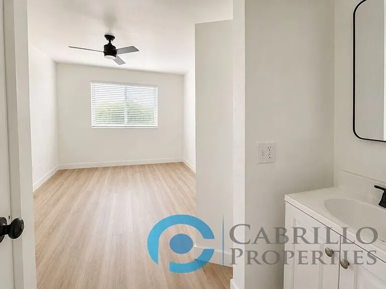 4825 70th St #13 — Photo 19