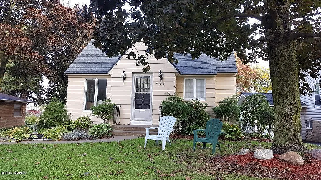 609 S Shore Dr photo 1