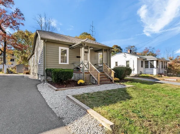 1011 Webster St, Needham, MA 02492