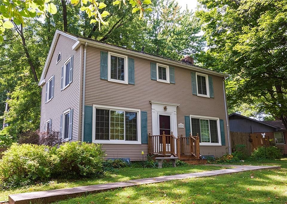 1st image of 2223 Sheffield Ave