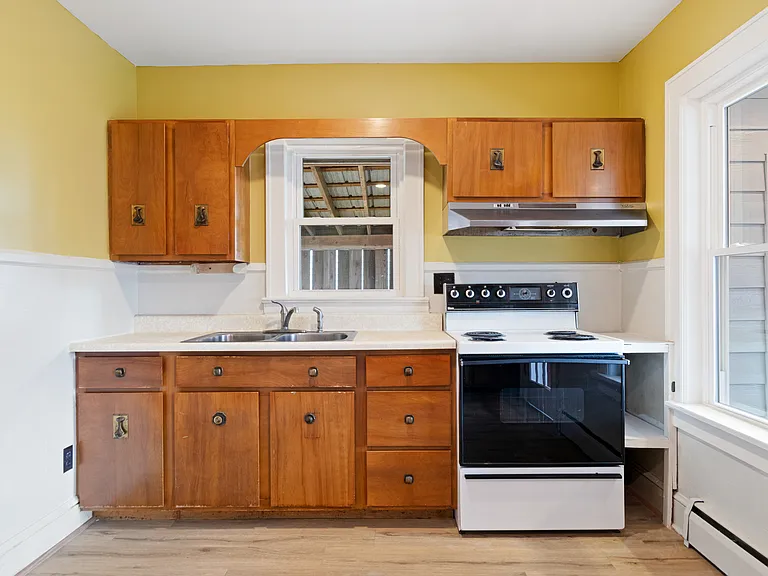 501 Park St — Photo 15