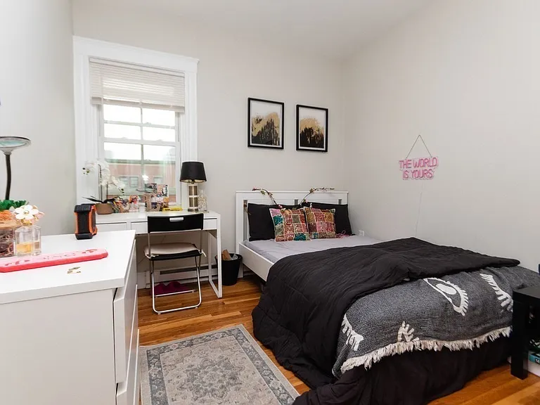 1750 Washington St #4 — Photo 7