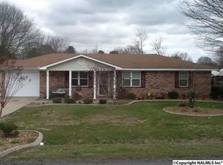 102 Floyd Dr, Albertville, AL 35951