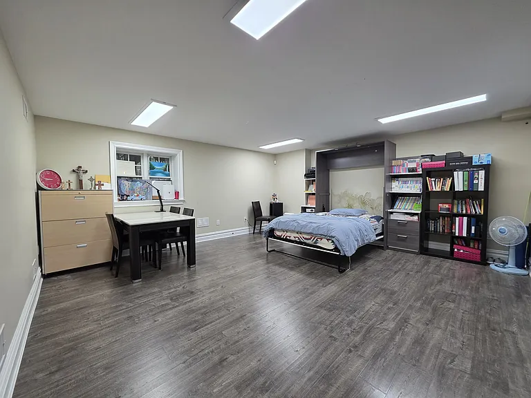 4 James Ln — Photo 13