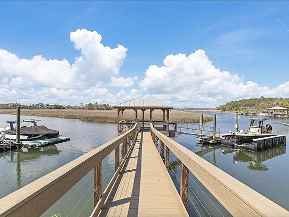 2nd image of 332 Bayley Rd