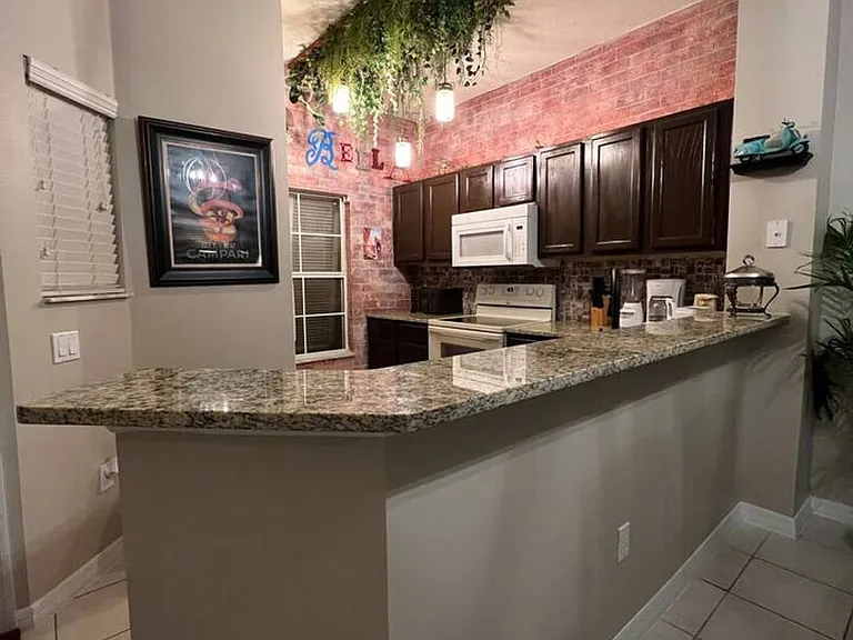 Yellow Lantana Ln — Photo 84