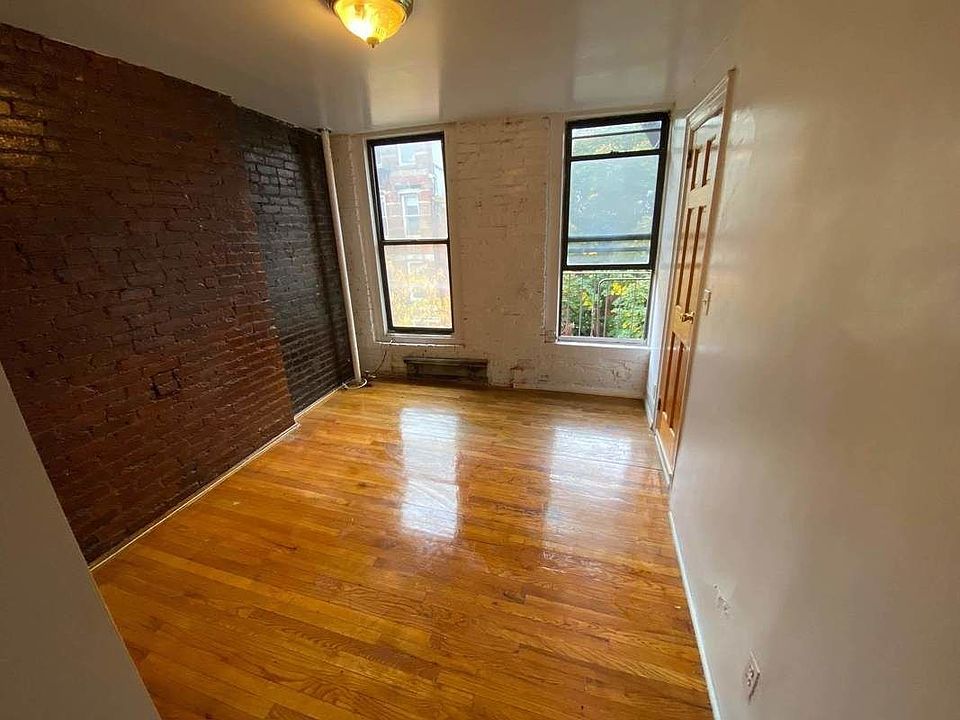 1st image of 85 Christopher St APT 4a