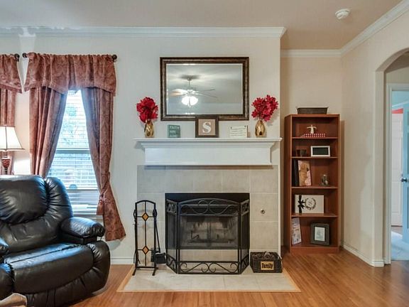 4th image of 1128 Hidden Glen Ct