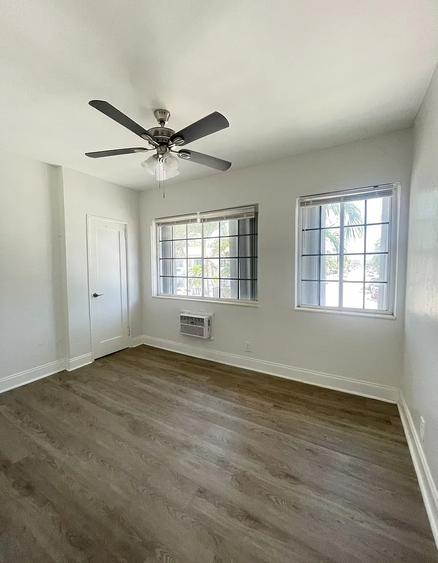 7450 Byron Ave — Photo 3