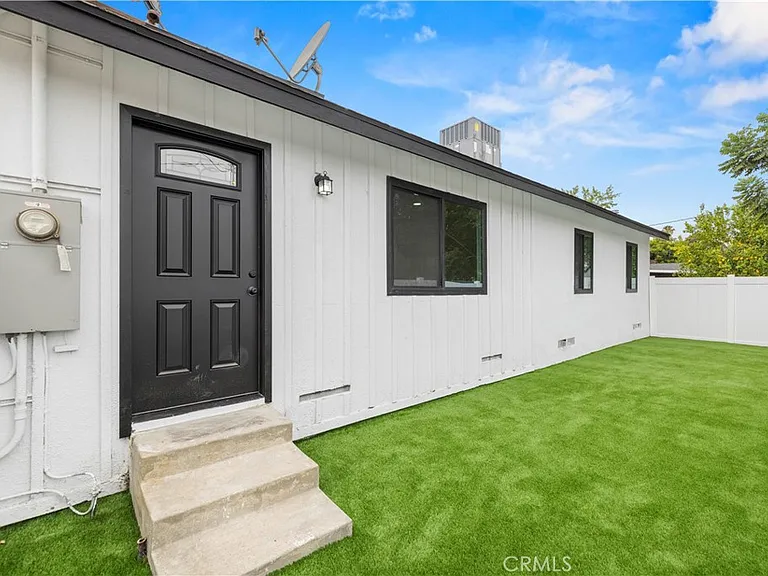 7108 Quakertown Ave — Photo 26