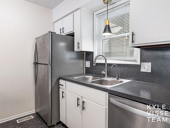3rd image of 3970 Monte Carlo Ct SE