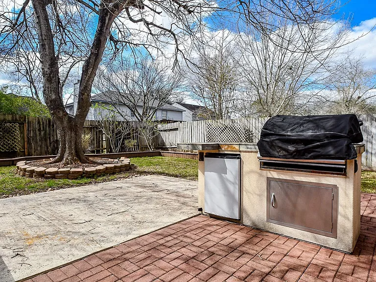 3402 Hidden Creek Dr — Photo 16