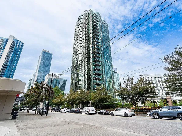 588 Broughton St #206, Vancouver, BC V6G 3E3