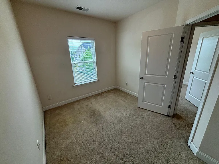 721 Suffield Way — Photo 35